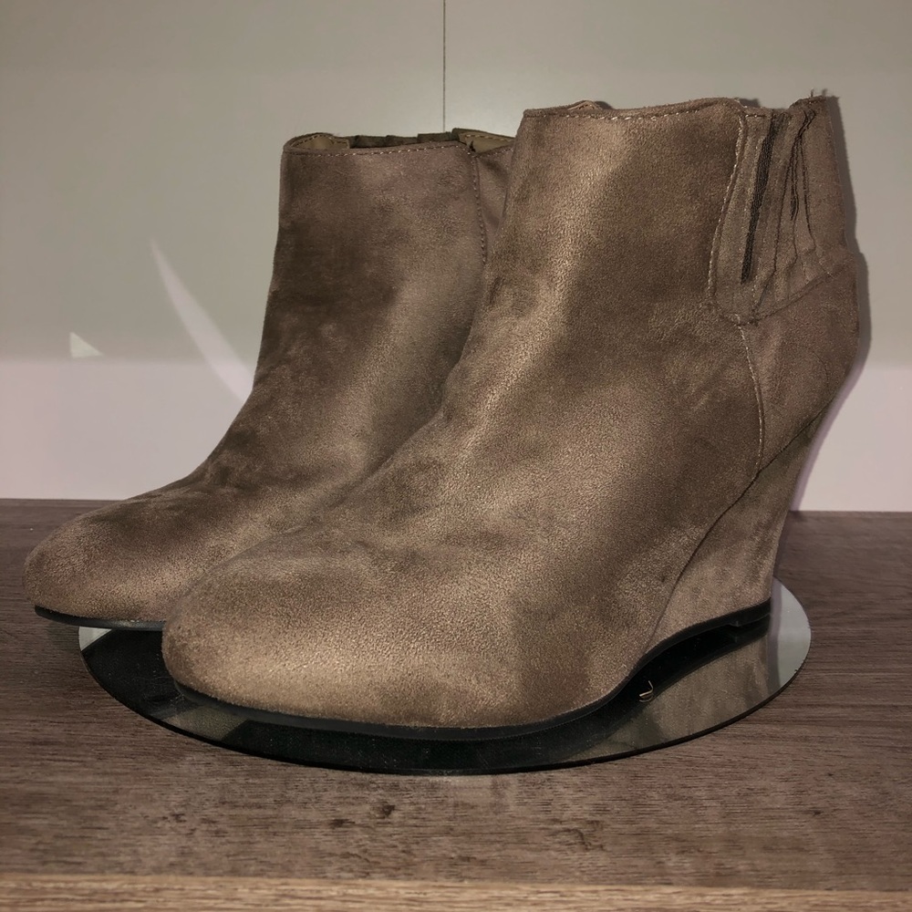 Charlotte Russe taupe wedge heel